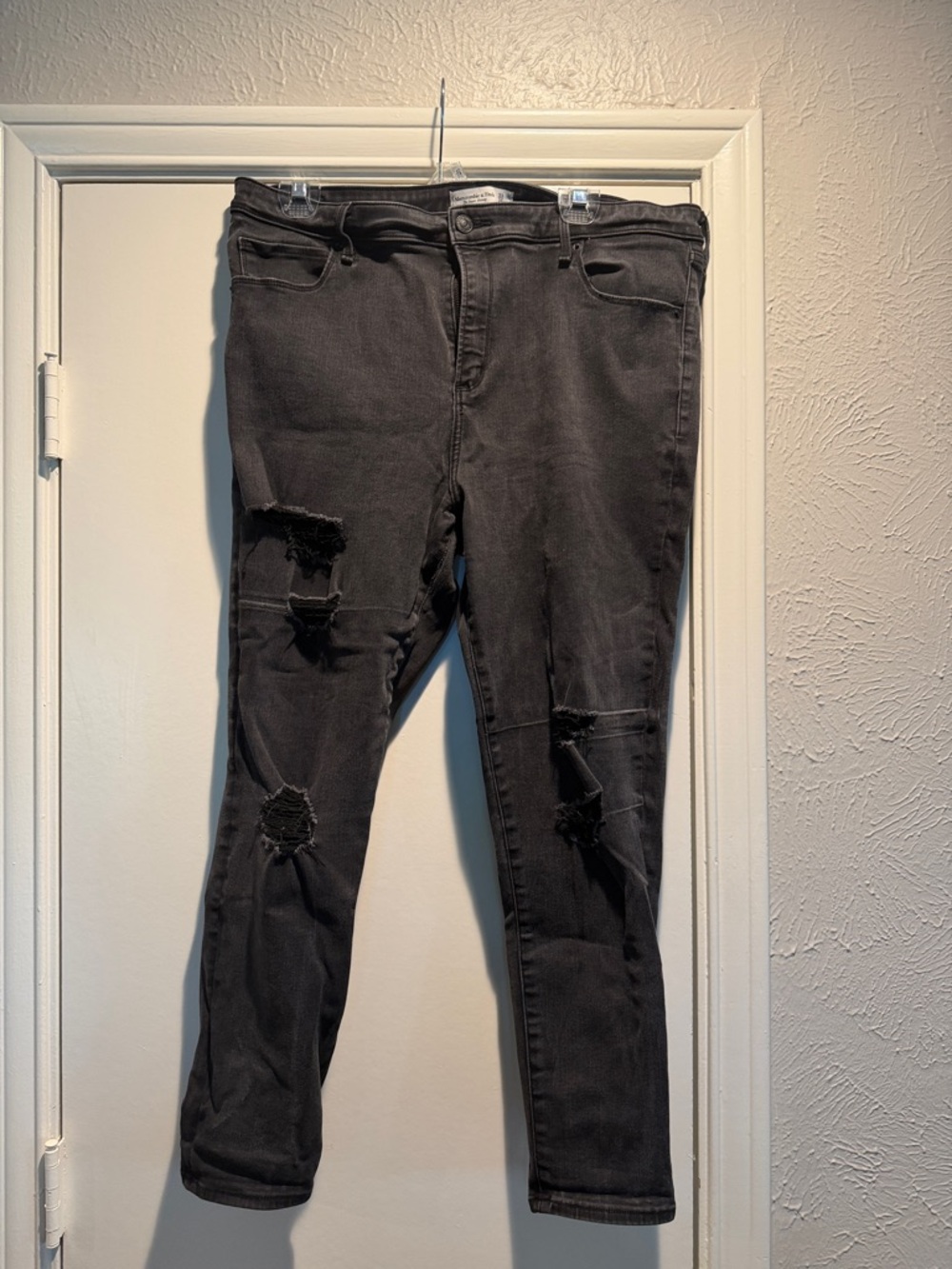 Abercrombie & Fitch Distressed Black Skinny Jeans Women Size 33